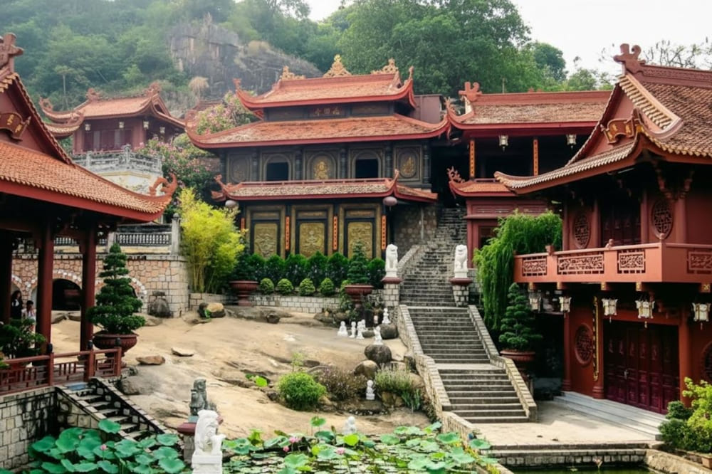Phước Điền Tự – Chùa Hang.
